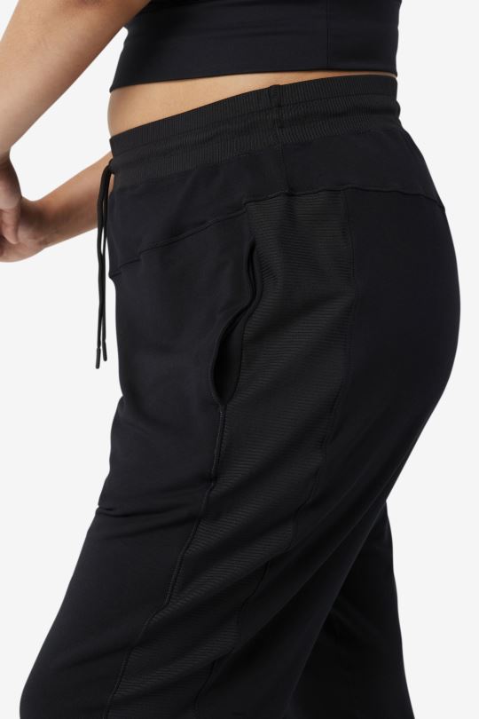 fila fi-lux textura jogger černá 0668L2011 Černá FILA